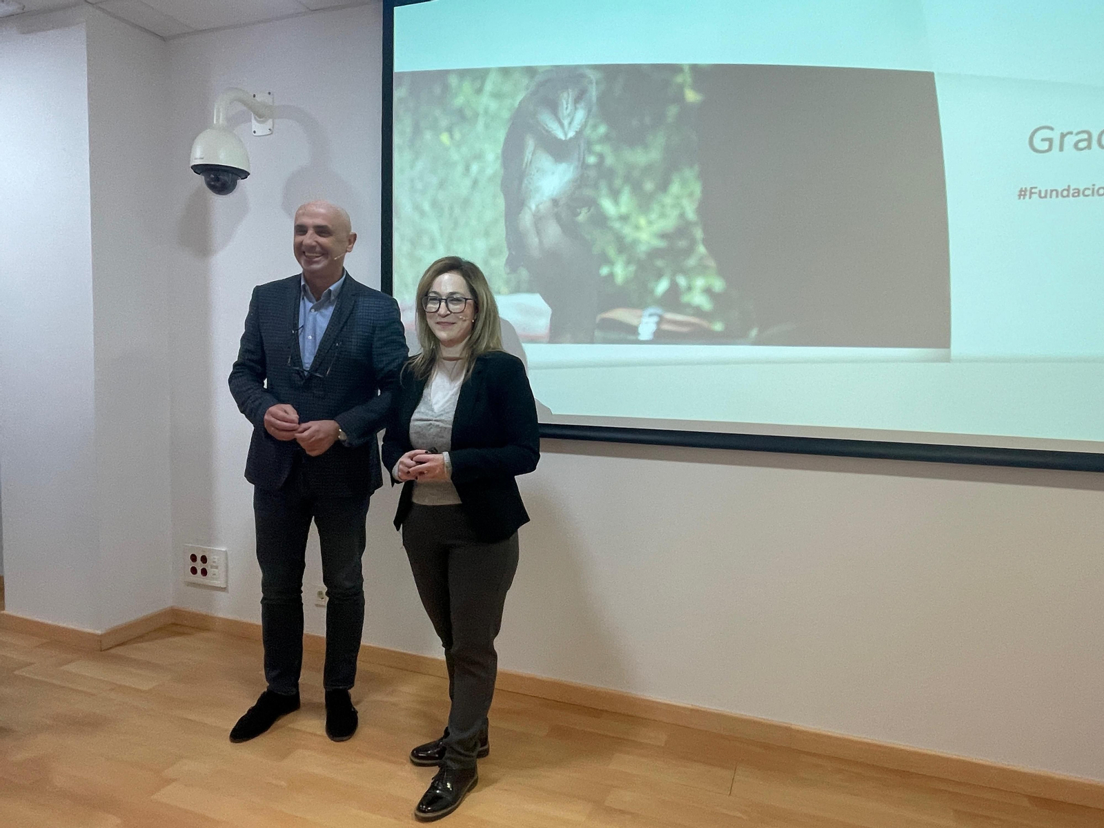 Jesús Velasco y Estrella Blanco, durante la rueda de prensa de la Fundación Cepsa.