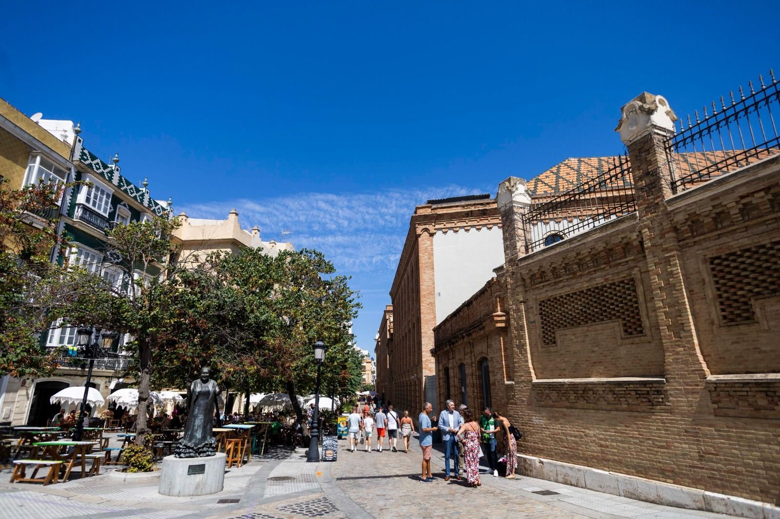 Así es la calle Plocia de Cádiz, a la que la ONCE dedica el cupón del lunes 10.