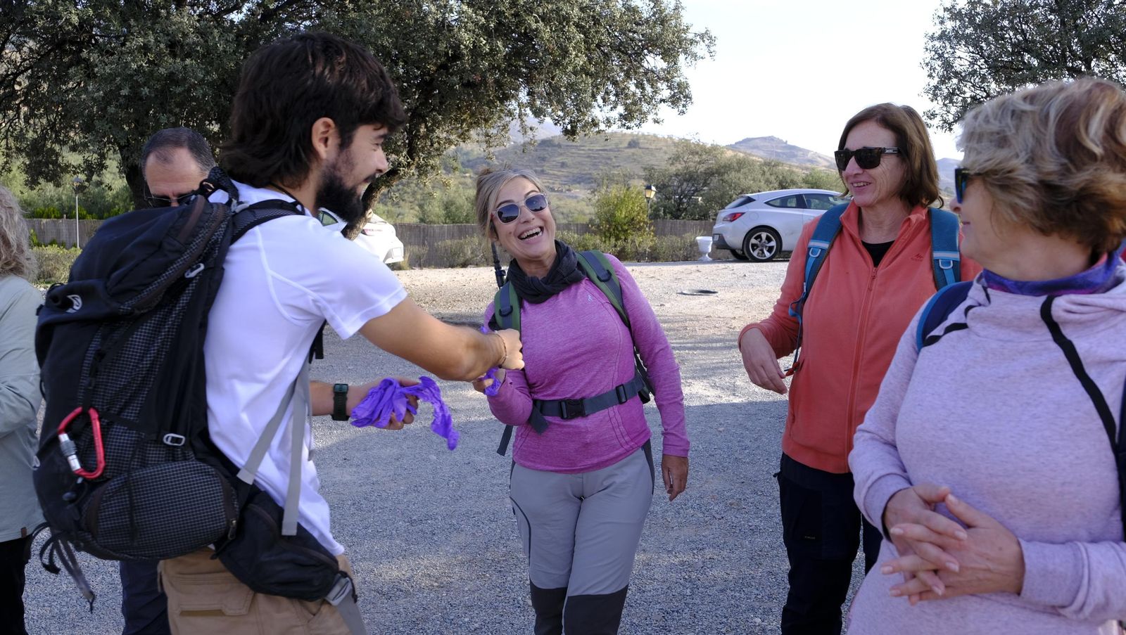 Limpieza y senderismo por la Alpujarra, en imágenes