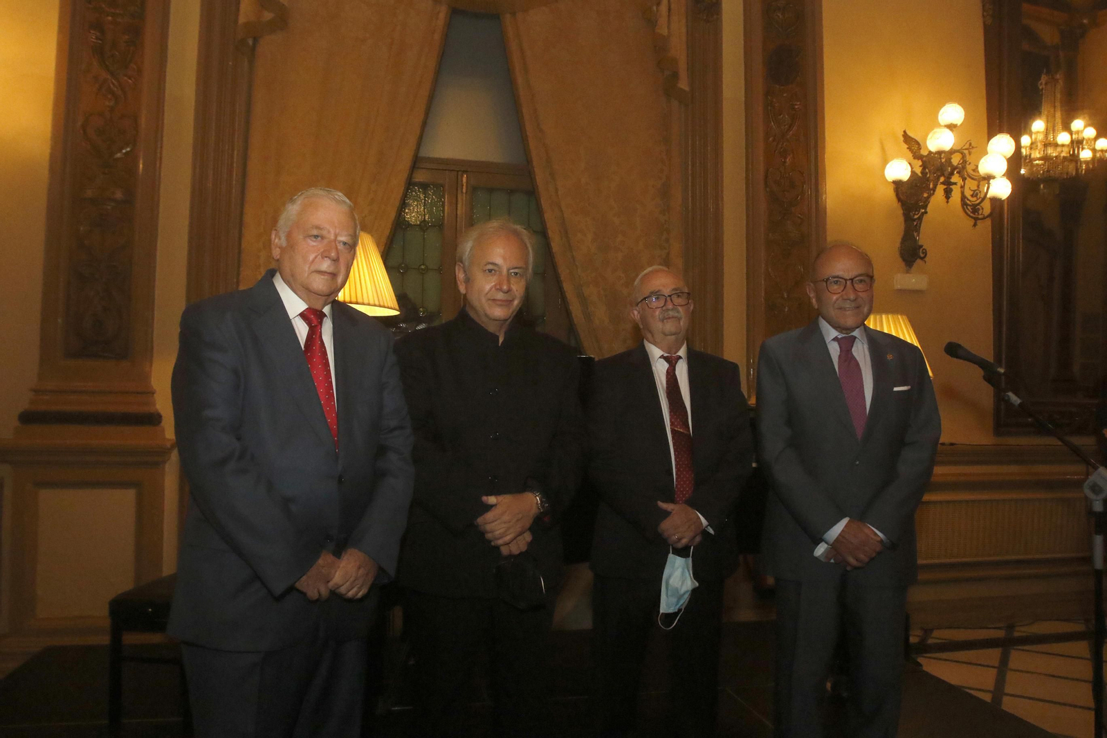 La gala lírica a beneficio de la Real Academia de Córdoba celebrada en el Círculo, en fotografías