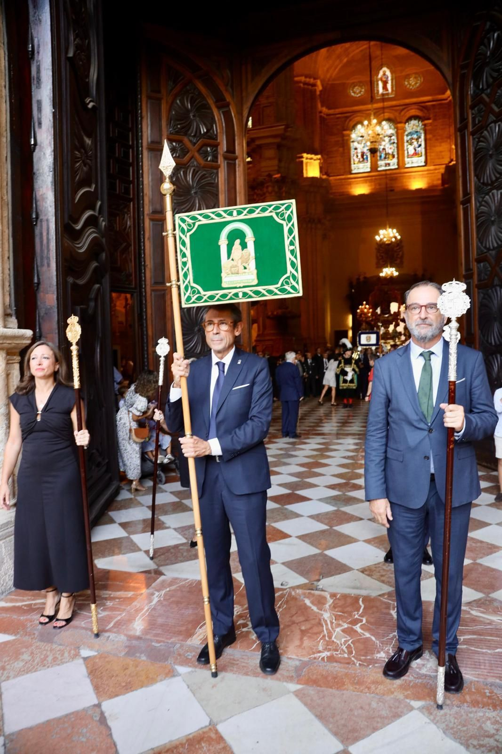 La procesión de la Virgen de la Victoria de Málaga, en imágenes