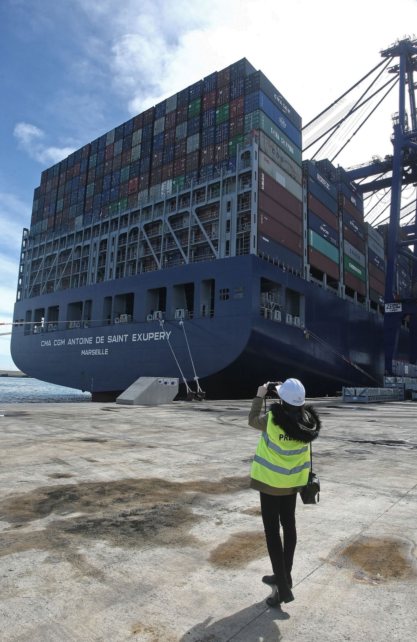 El 'CMA CGM Antoine de Saint Exupery', el portacontenedores con mayor capacidad arribado al Puerto, en marzo.