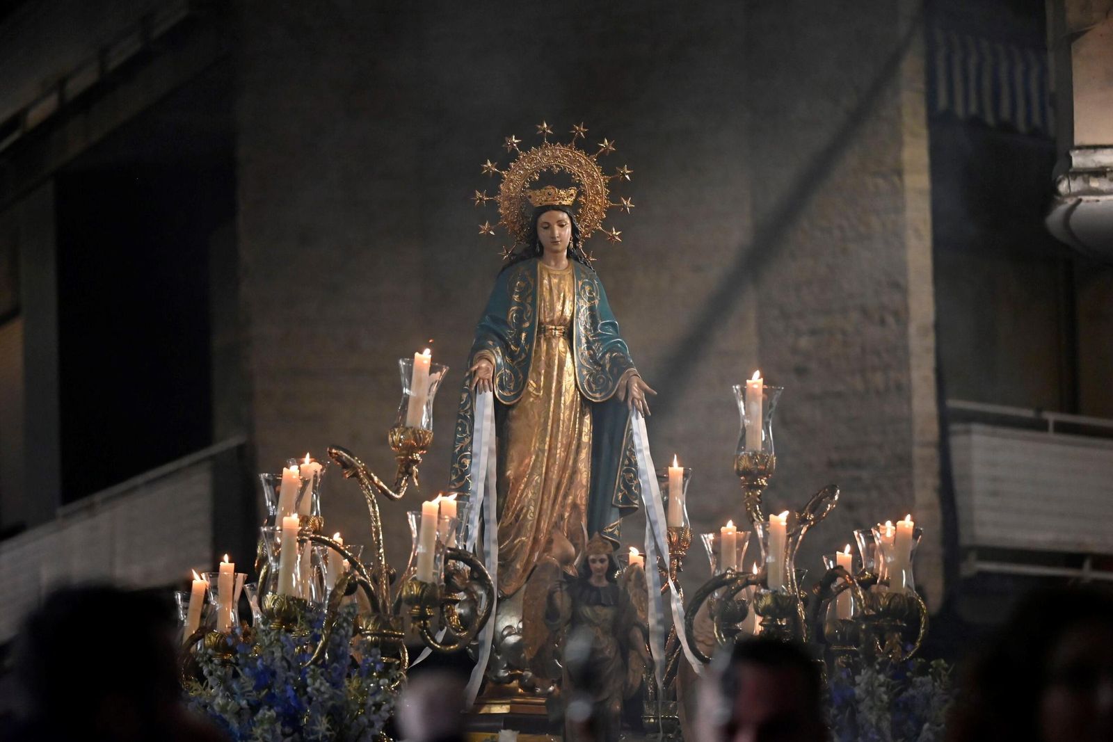 La procesión de la Virgen de la Medalla Milagrosa de Córdoba, en imágenes