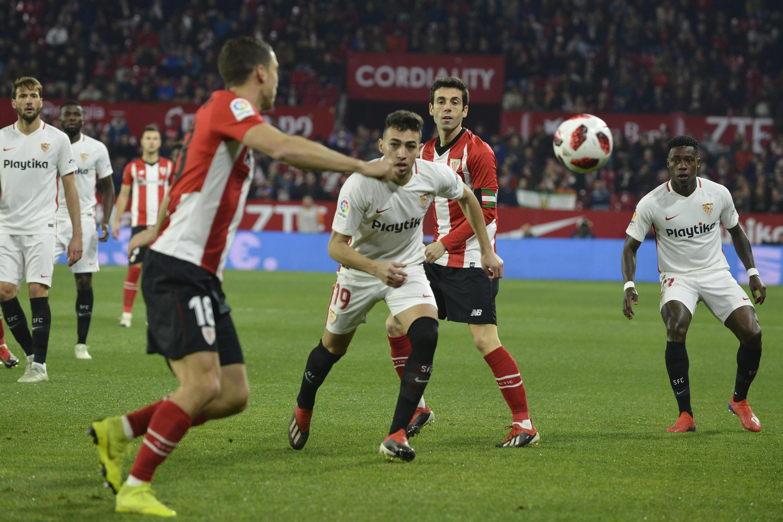 Munir disputa el balón en el duelo ante el Athletic del pasado miércoles.