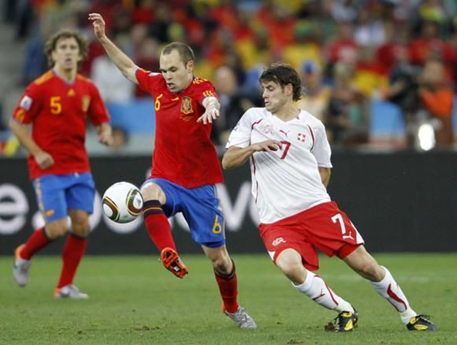 Final: España empieza con derrota (0-1)