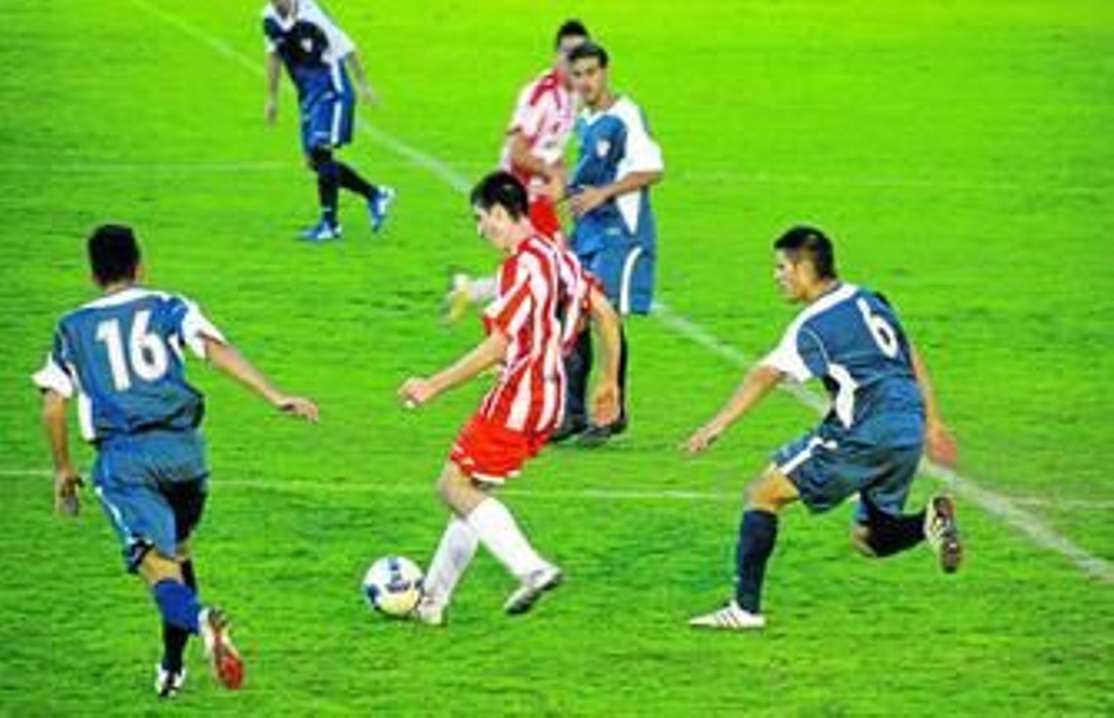 Los rojiblancos cayeron ante un rival directo por ocupar los primeros puestos.