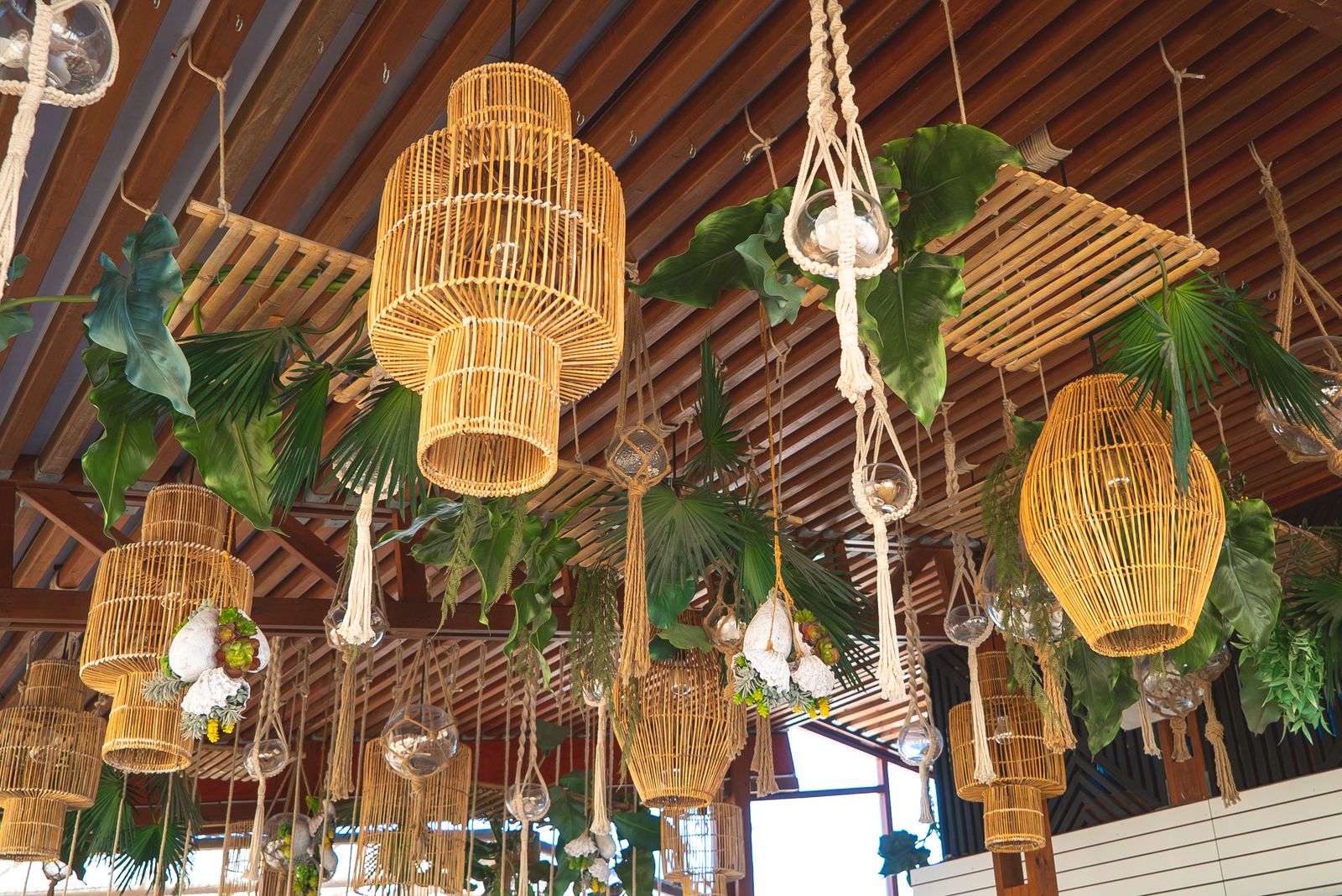 Nahu Beach tiene un ambiente donde se respira naturaleza y elegancia.