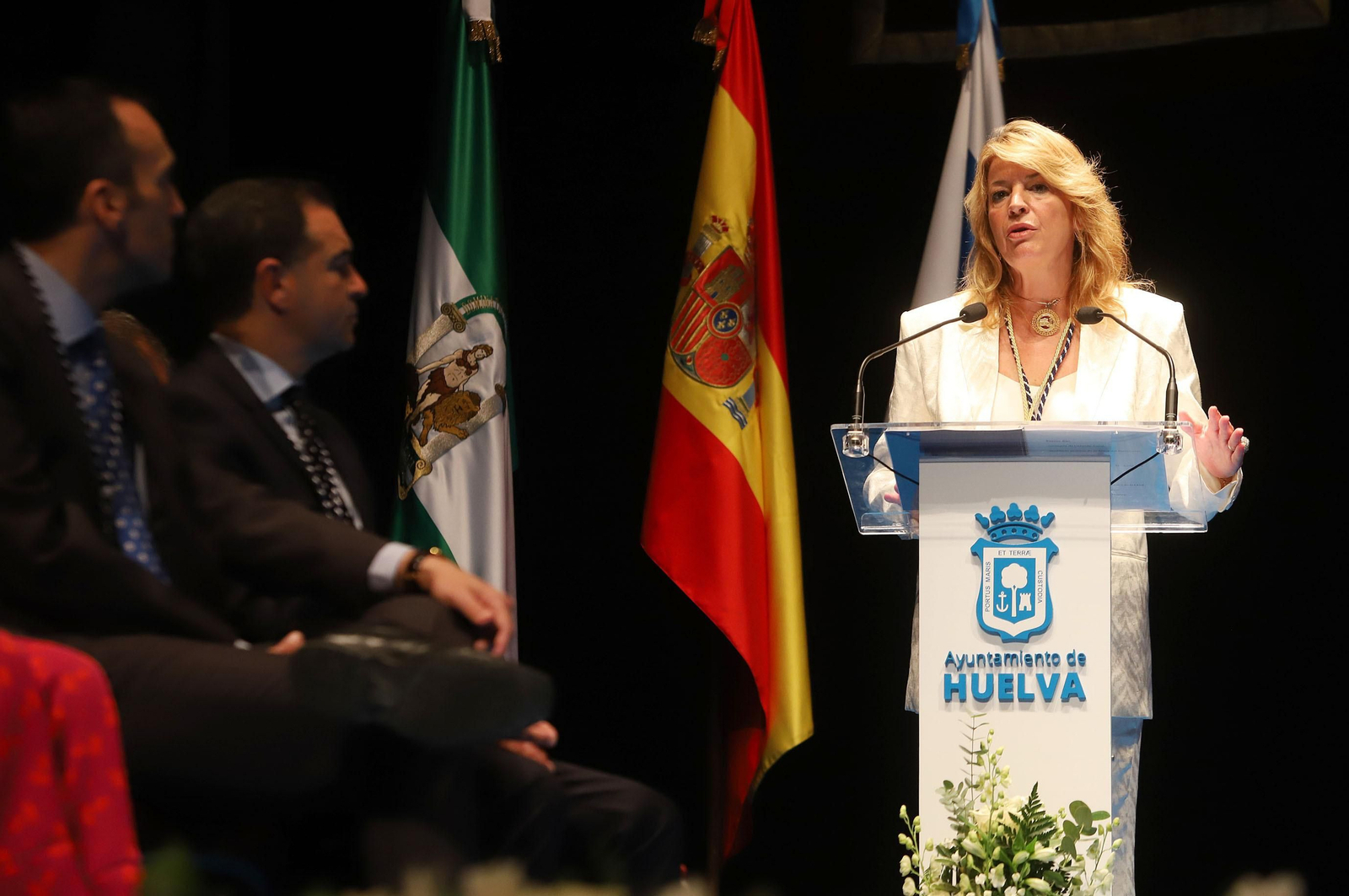 Imágenes de la toma de posesión de Pilar Miranda como alcaldesa de Huelva