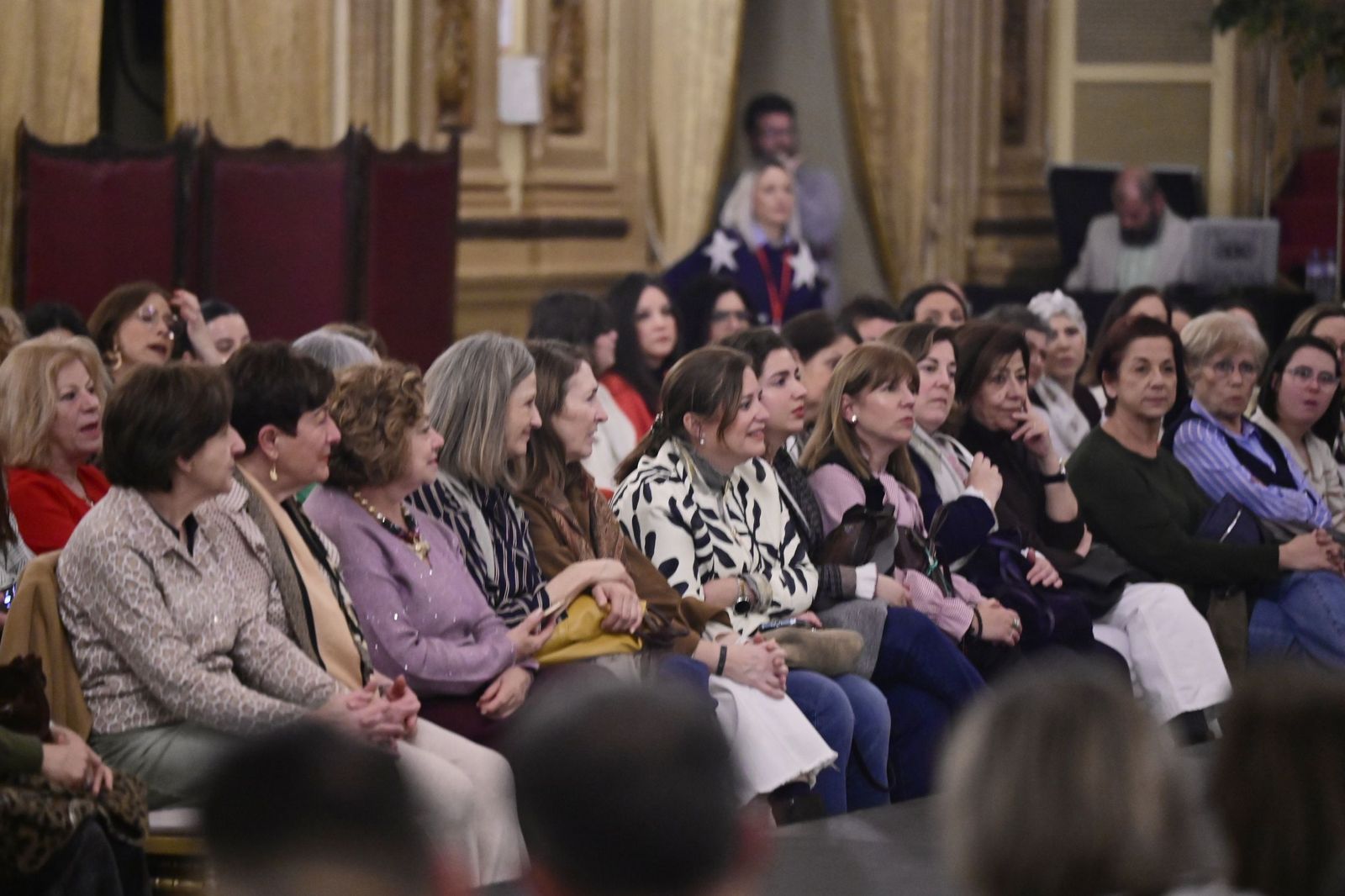 Moda flamenca solidaria con Sonrisa de Lunares en Córdoba