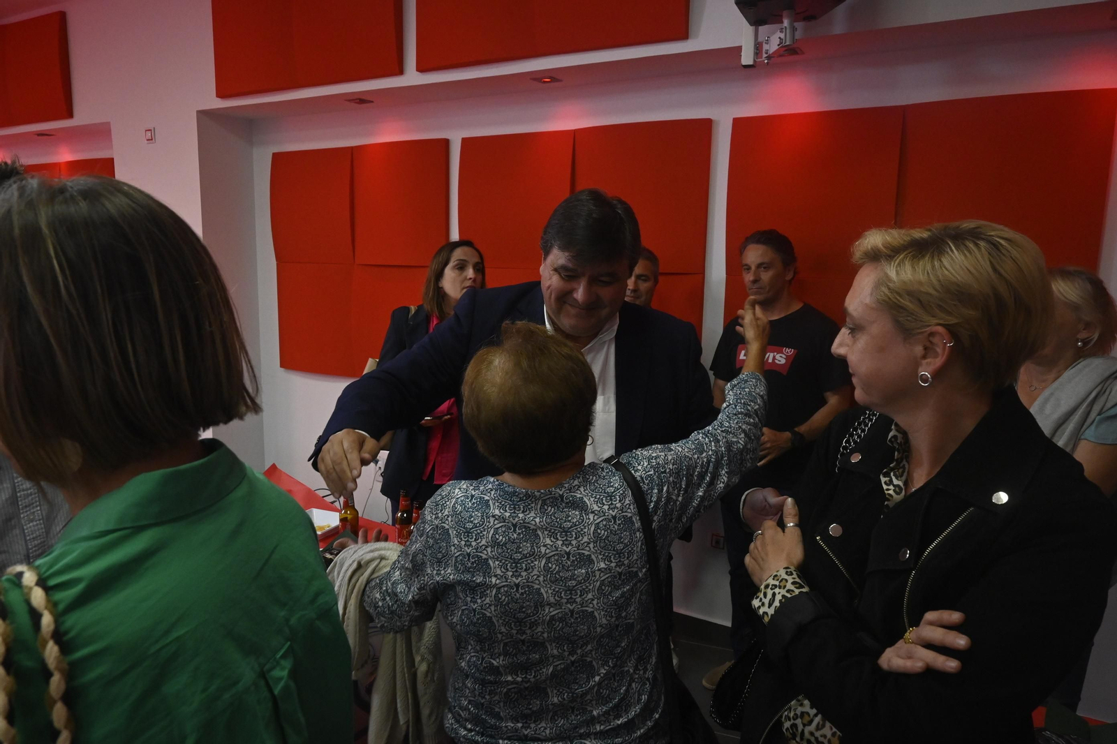 Imágenes del PSOE tras las elecciones municipales en Huelva