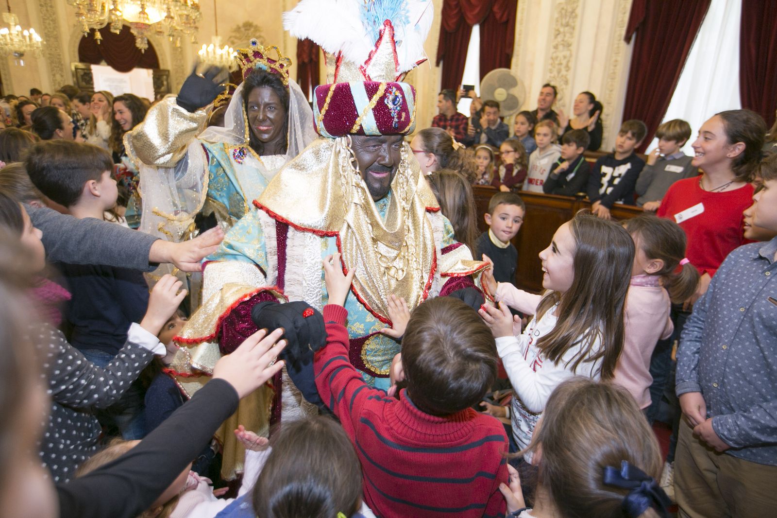 El rey Baltasar de 2017 en la visita al Ayuntamiento de Cádiz.