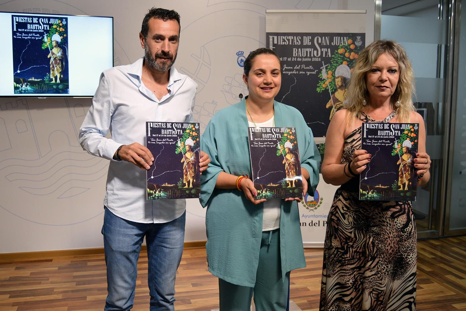 El concejal de Festejos Miguel Beltrán , la diputada provincial, Patricia Millán, y la alcaldesa, Rocío Cárdenas. El concejal de Festejos Miguel Beltrán , la diputada provincial, Patricia Millán, y la alcaldesa, Rocío Cárdenas.