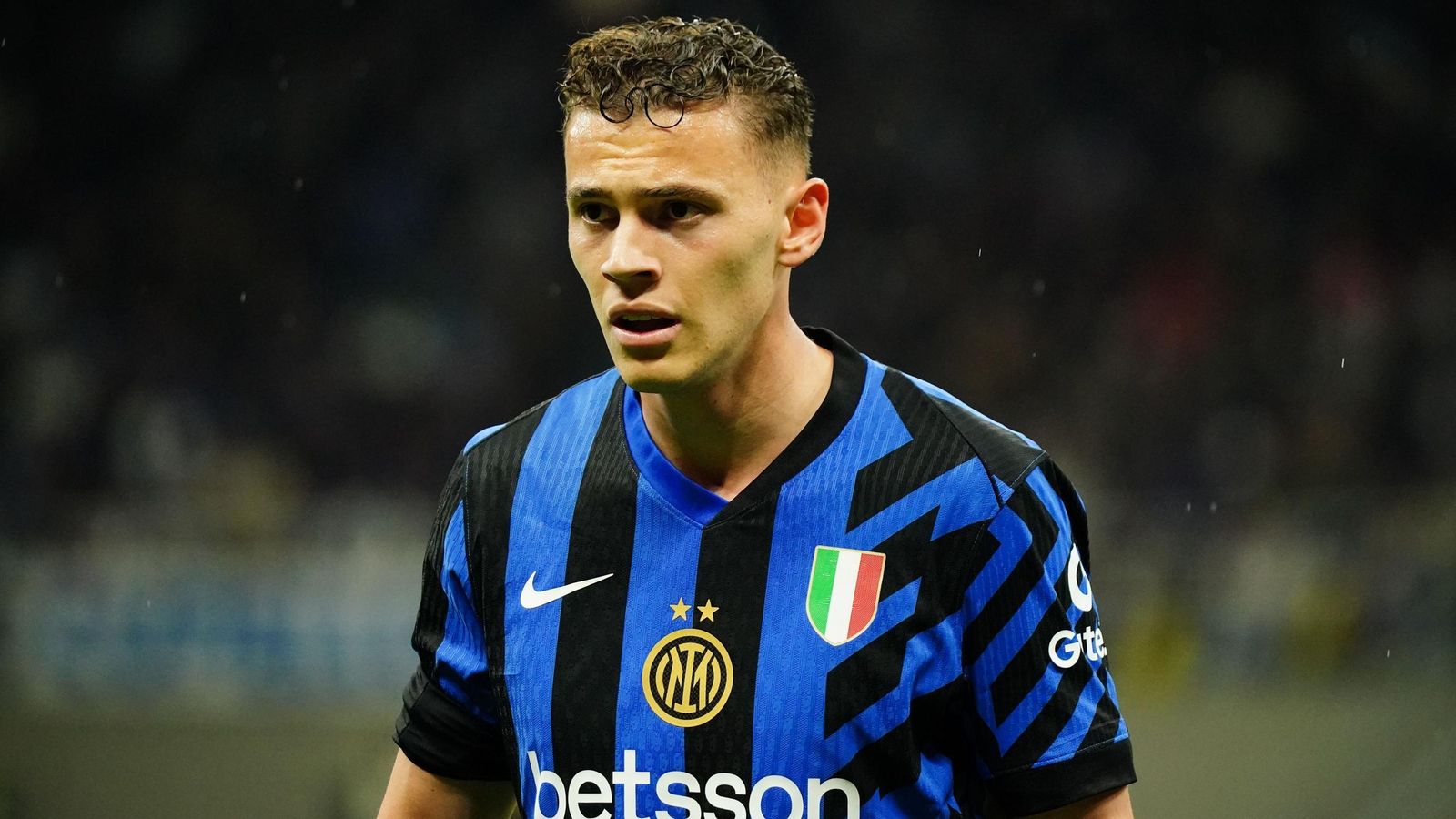 Asllani durante un partido con el Inter de Milán esta temporada