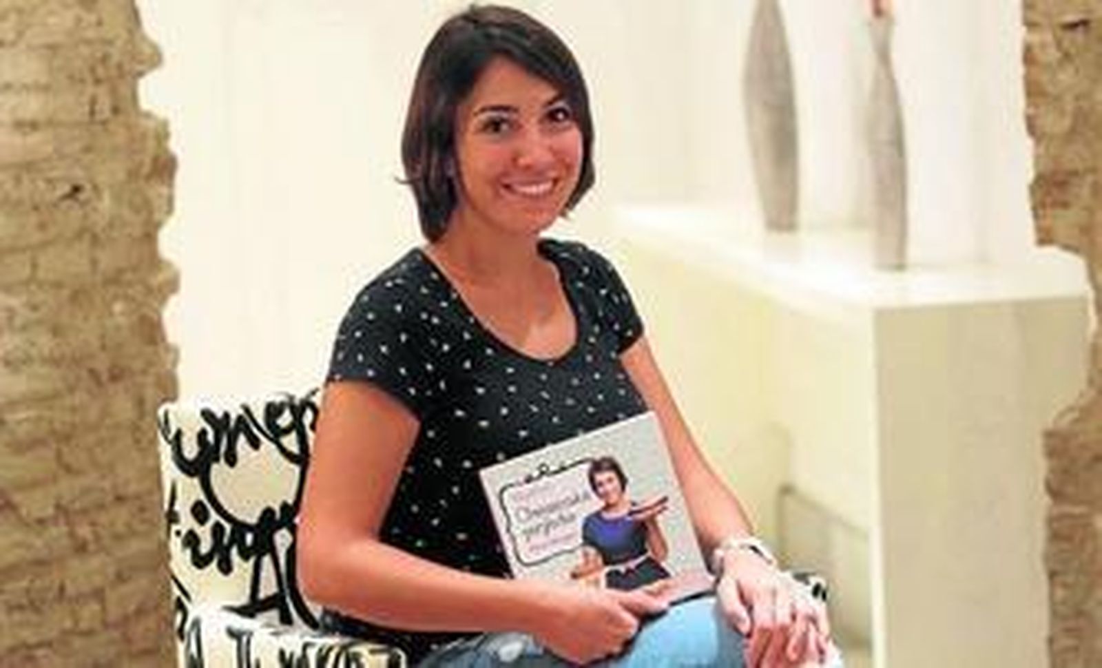 Alma Obregón durante la presentación de su libro en el hotel Petit Palace.