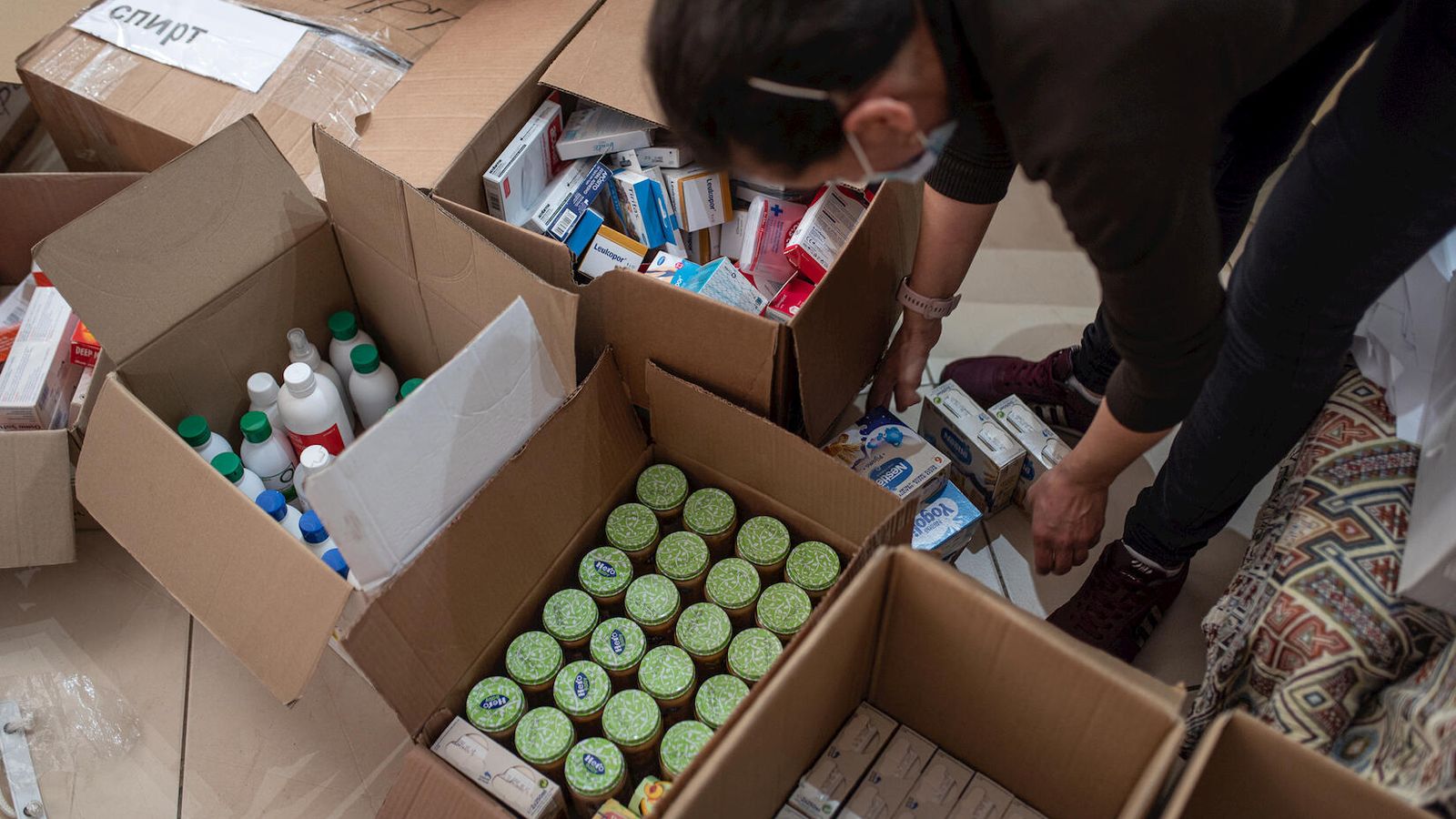 Recogida de recursos de primera necesidad en la Parroquia de los Santos Cirilo y Metodio.