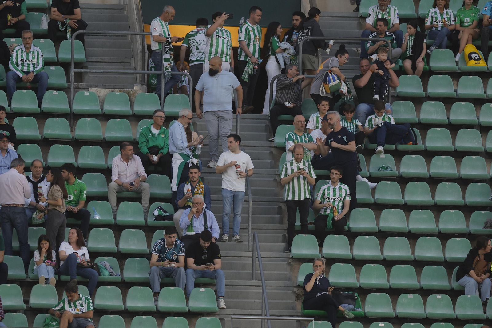 Búscate en las fotos del Betis - Valladolid