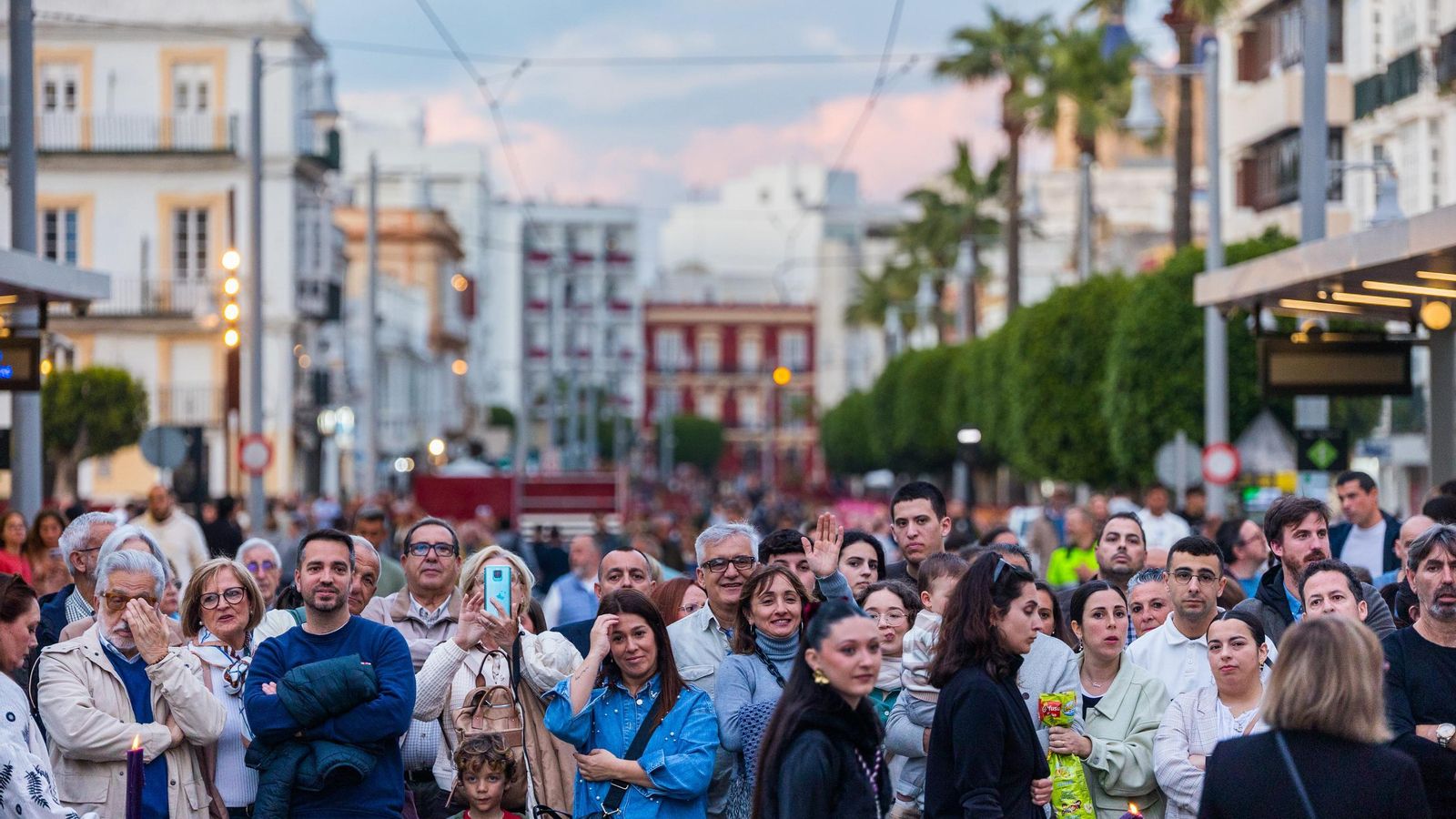 Las imágenes de la Coronación de Espinas en el Sábado de Pasión de la Semana Santa de San Fernando