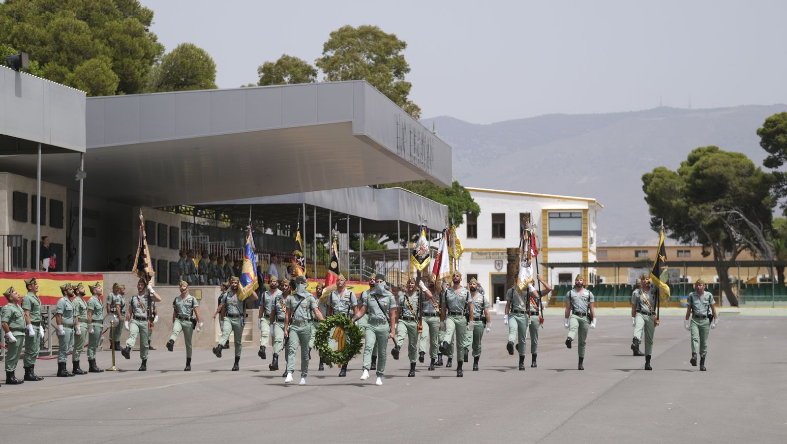 Visita de la Ministra de Defensa Margarita Robles a La Legión Española, en Viator