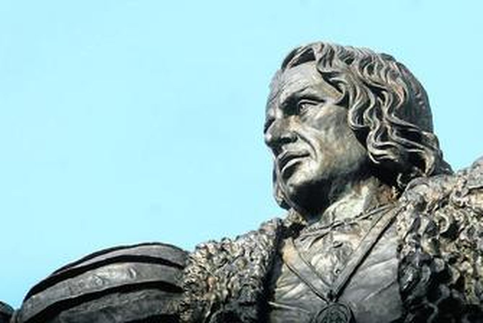 Detalle de la imagen escultórica realizada por Elías Rodríguez Picón.