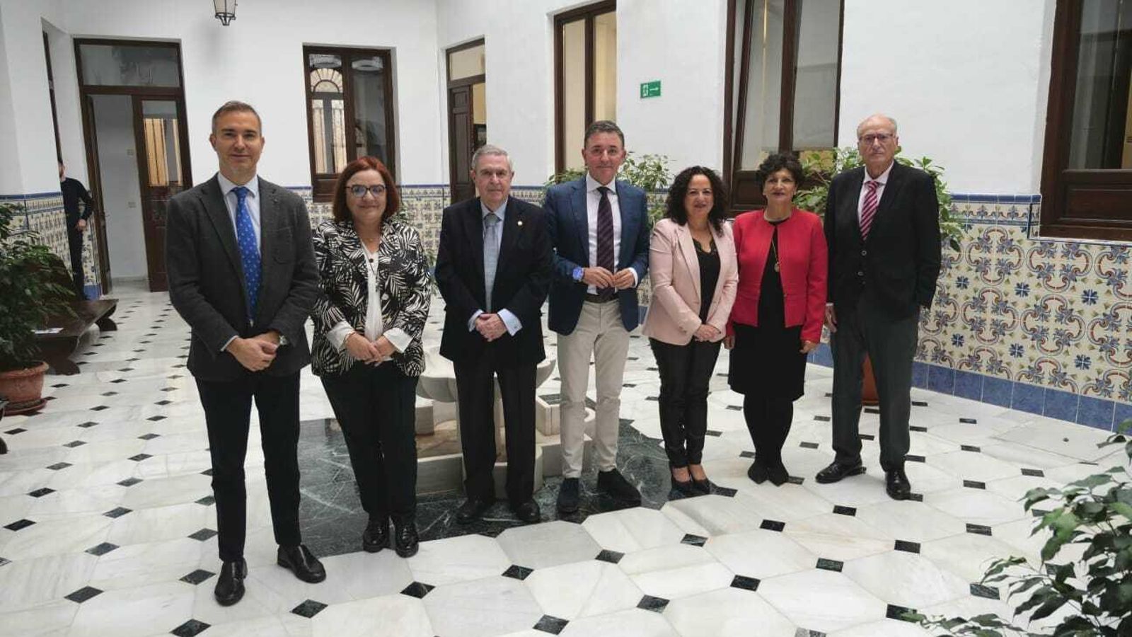 Los organizadores del encuentro con representantes de las administraciones