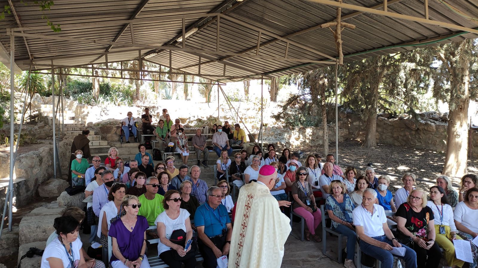 Celebración de la Misa de Navidad en el Campo de los Pastores de Belén.