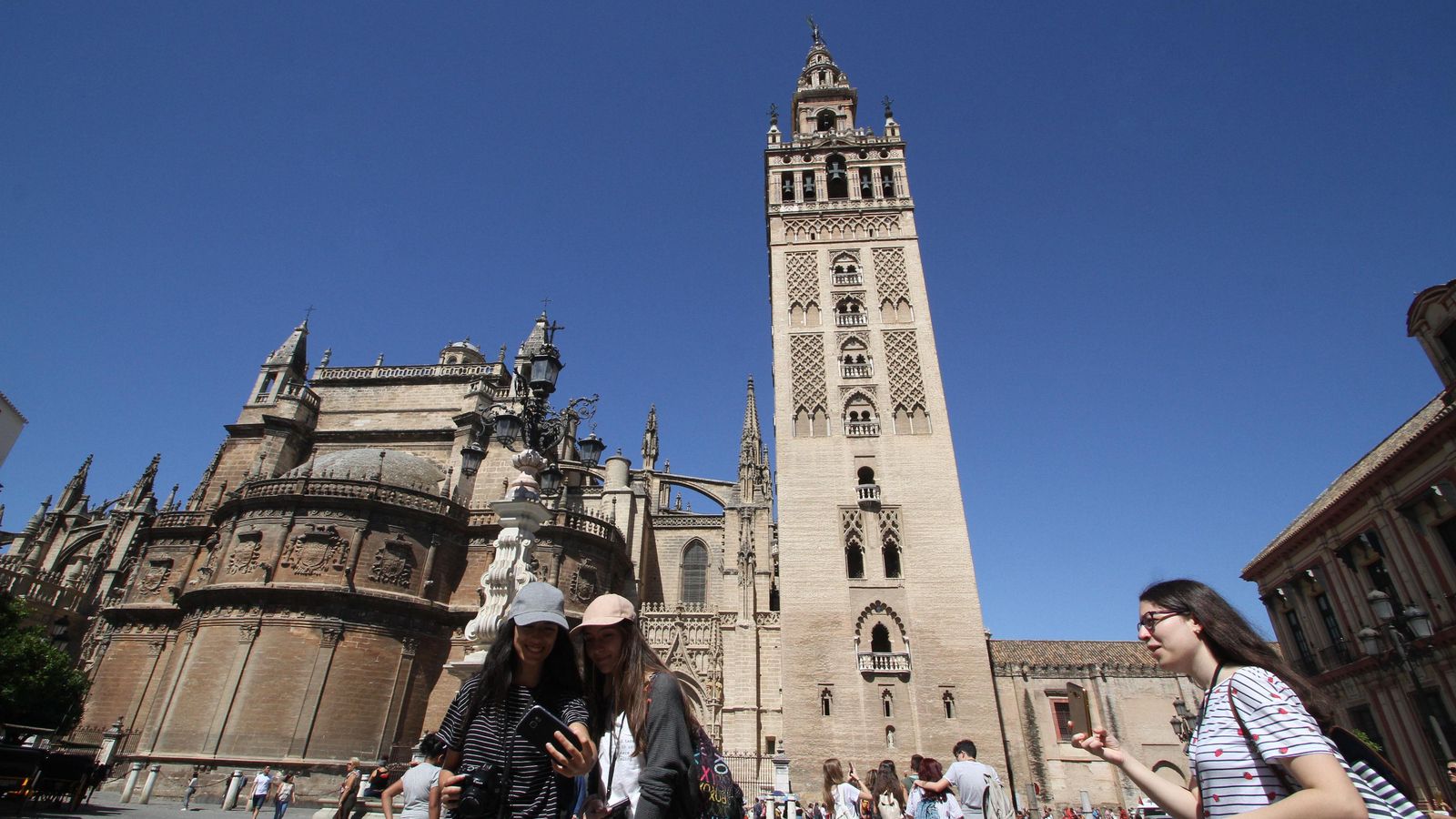 La Catedral y la Giralda.