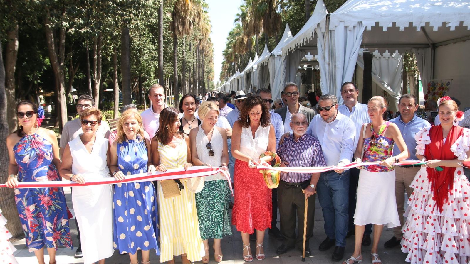 María del Mar Vázquez, alcaldesa de Almería, durante la inauguración de la alfarería