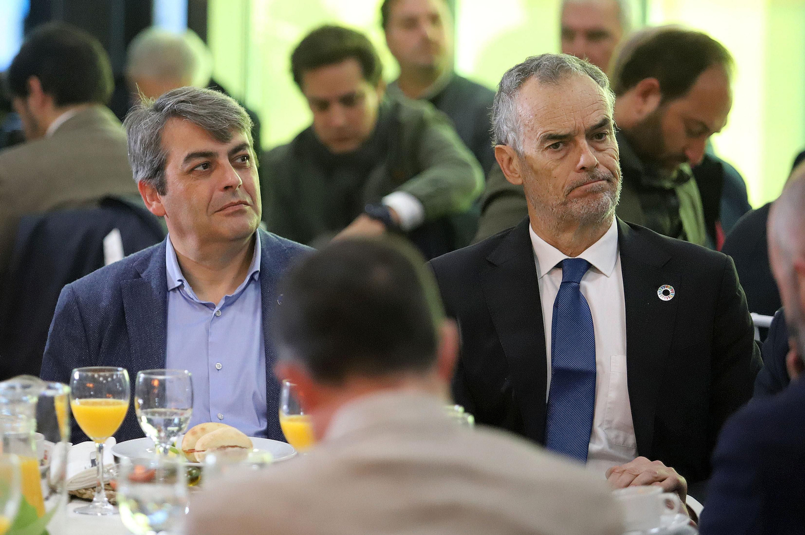 Imágenes de los asistentes al Desayuno Coloquio "Economía azul, claves para el desarrollo sostenible" organizado por el Grupo Joly