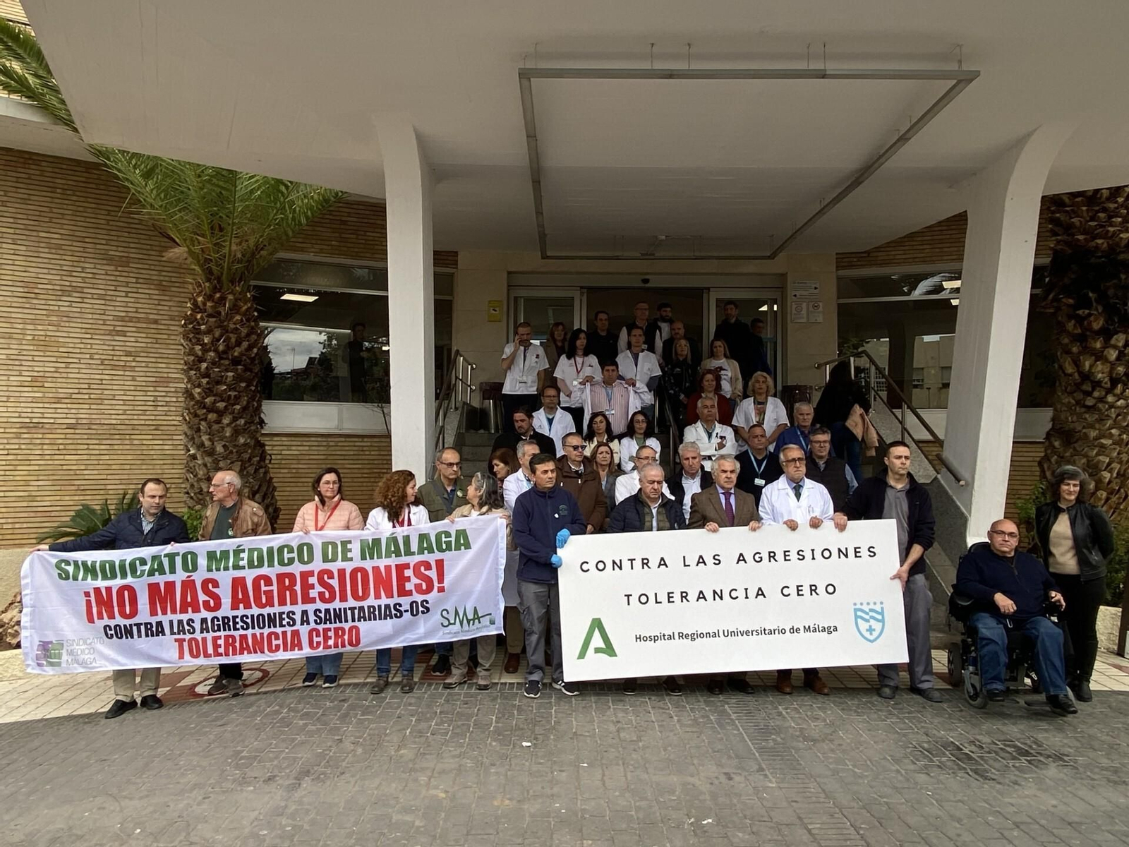 Protesta contra las agresiones a sanitarios en Málaga