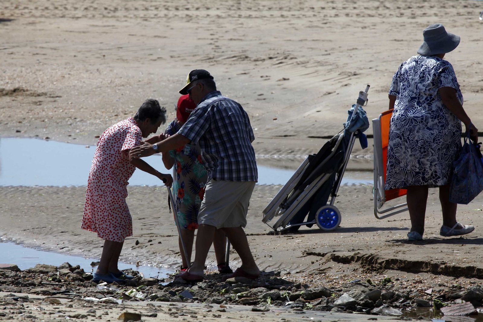 Las imágenes de la recuperación de la playa de La Antilla