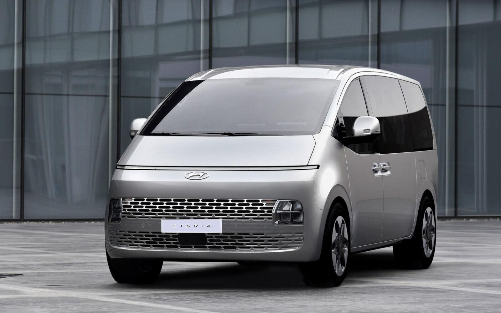 Staria, la vuelta al formato monovolumen de Hyundai de la mano de la electrificación