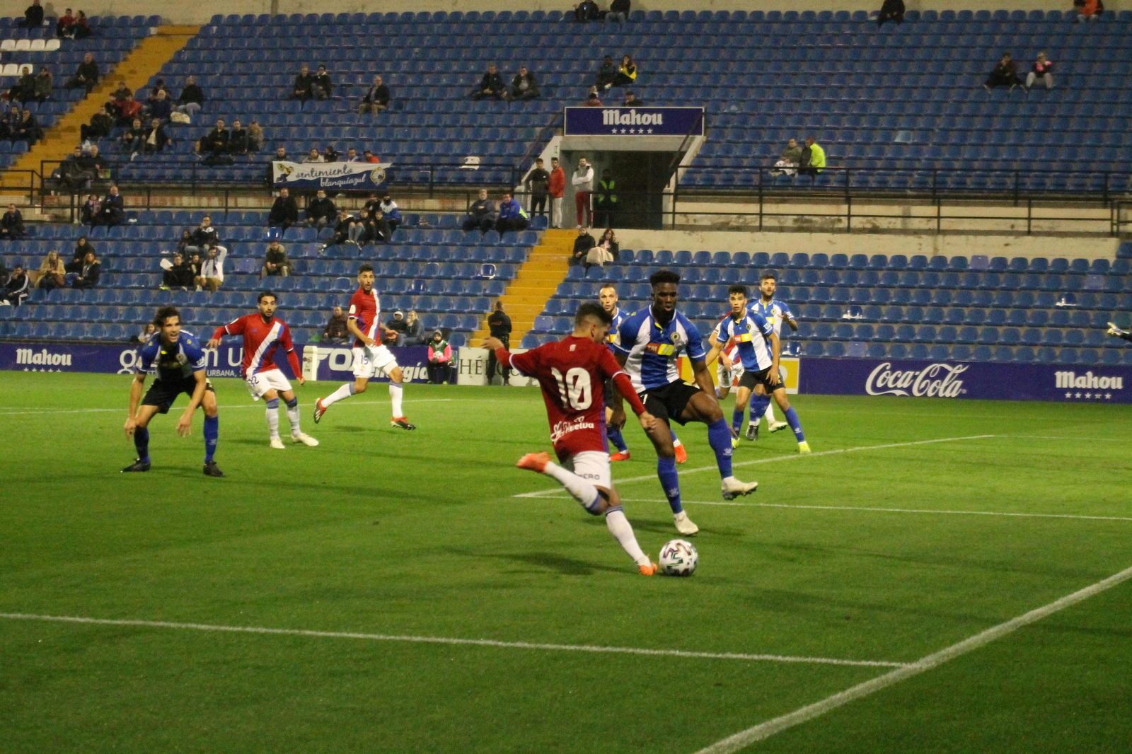 Hércules. Un histórico que vuelve a la categoría de bronce tres temporadas más tarde. Se medirá al Recre después de hacerlo en la 18/19 en Copa del Rey.