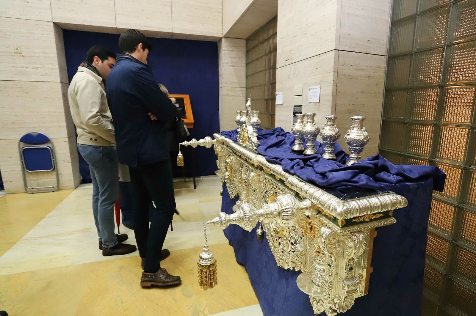 Imágenes de la exposición de la Hdad de las Tres Caídas en la Casa Colón