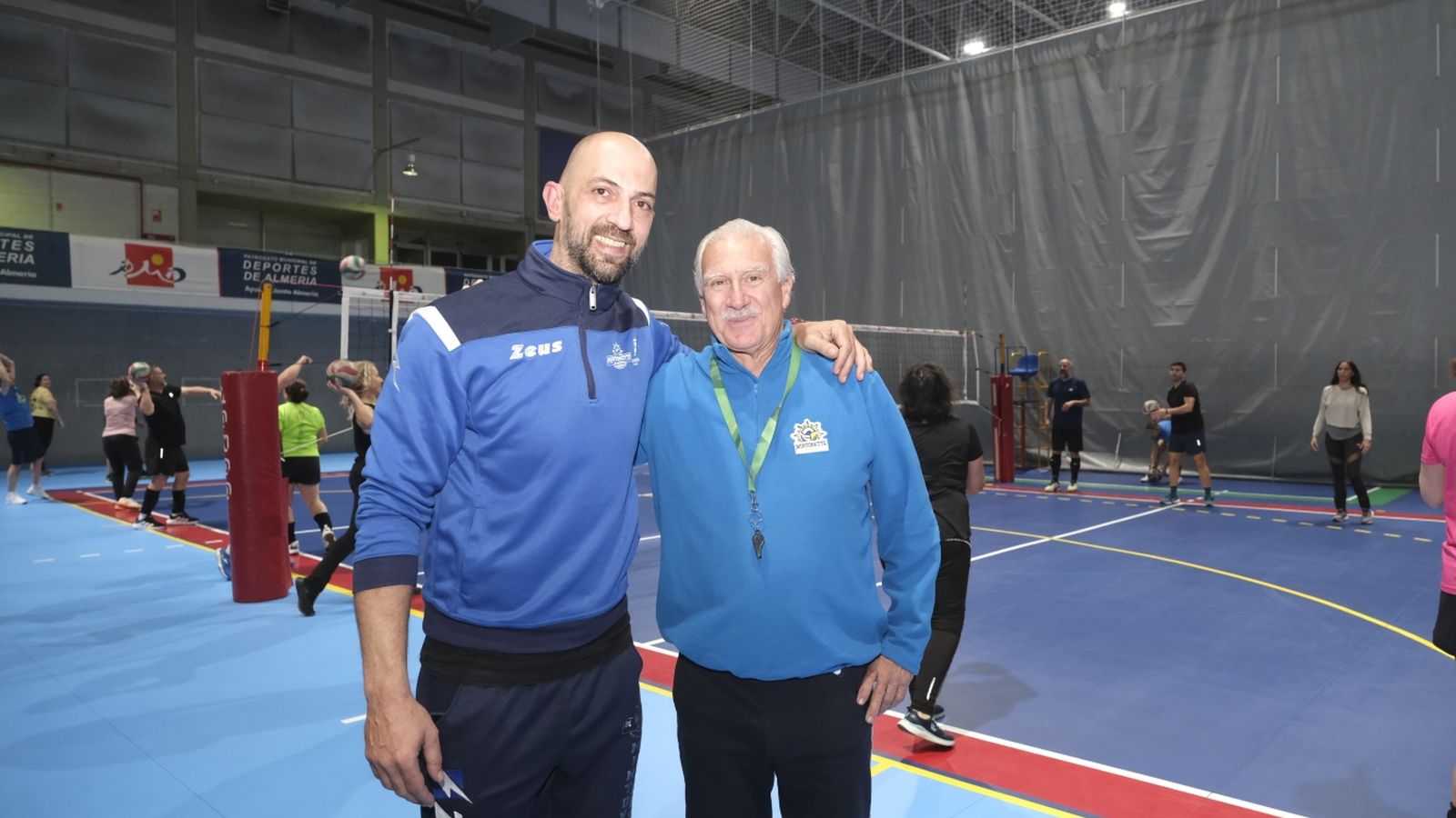 Isra Rodríguez y Paco Pepe, presidente de Mintonette.