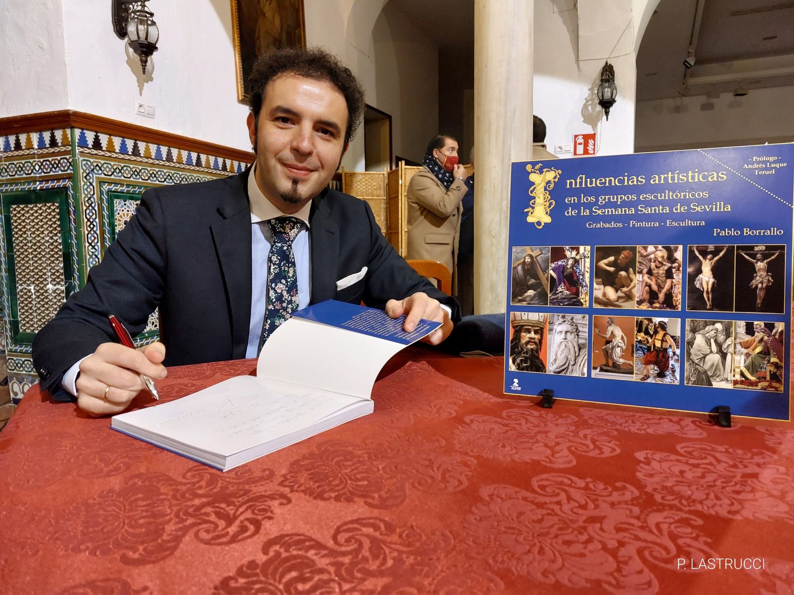 El autor del libro, Pablo Borrallo, tras la presentación de su nuevo libro