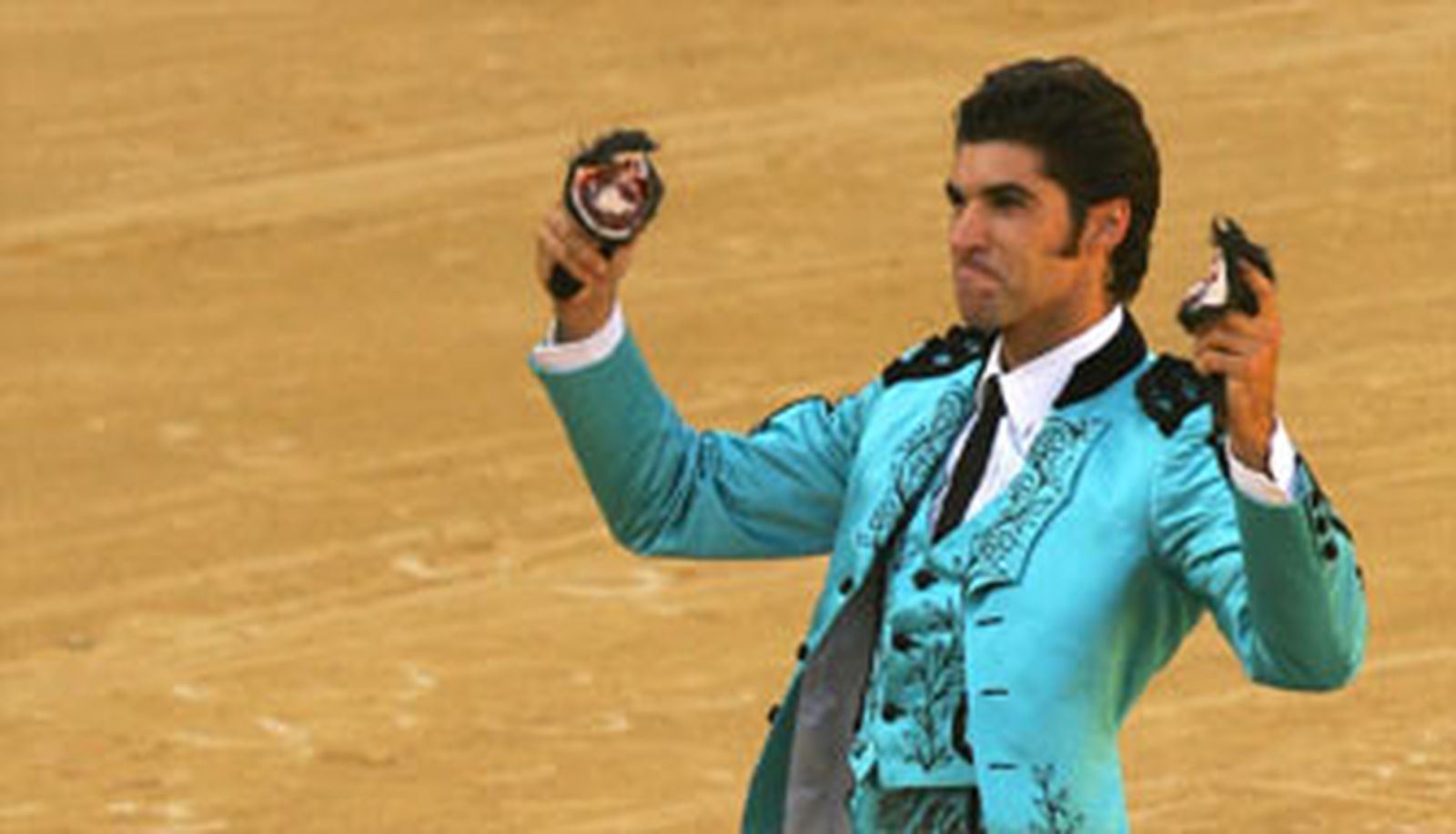 Cayetano Rivera no toreará en la Goyesca de Ronda tras una cogida