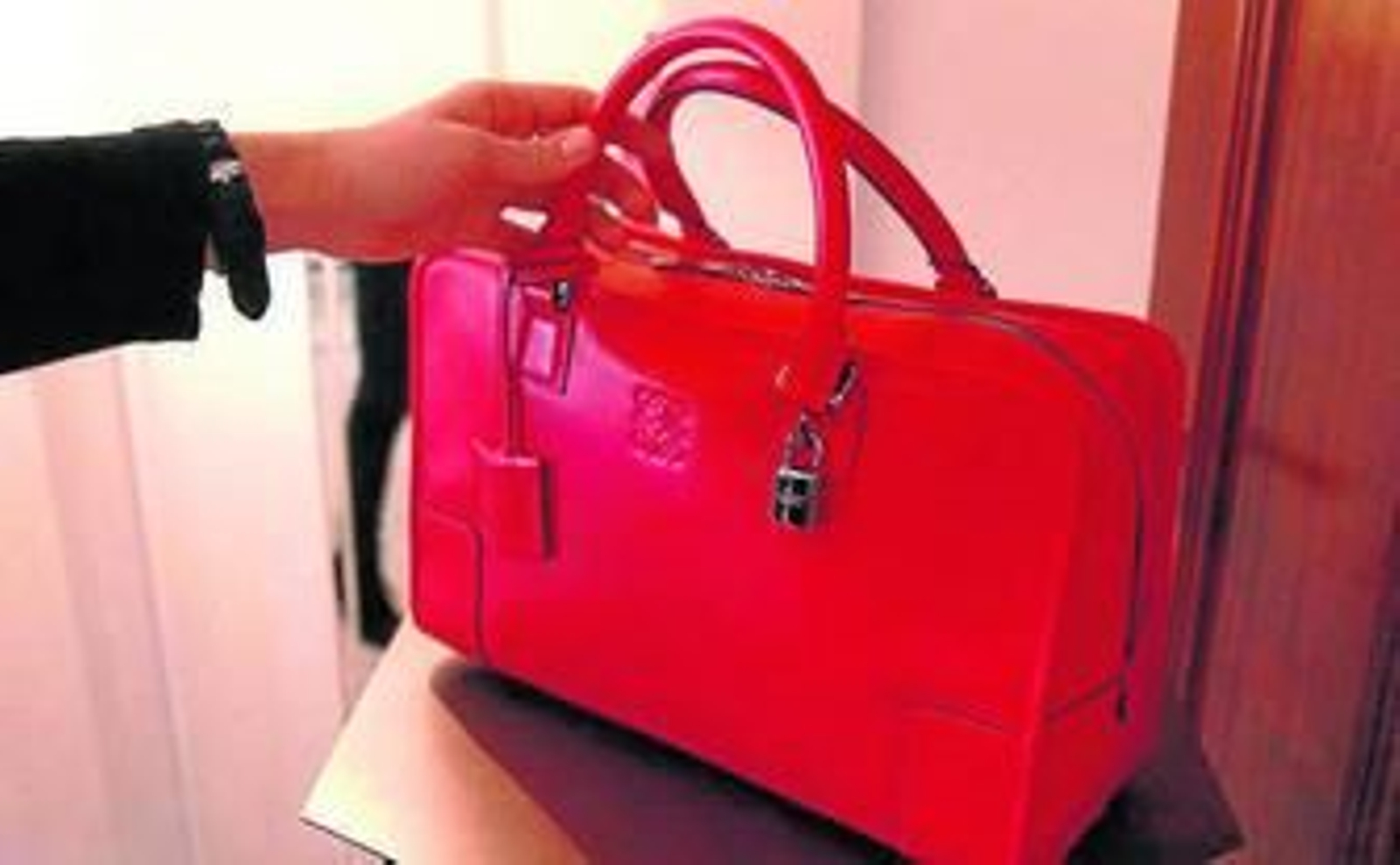 Uno de los exclusivos bolsos de la colección de Loewe.