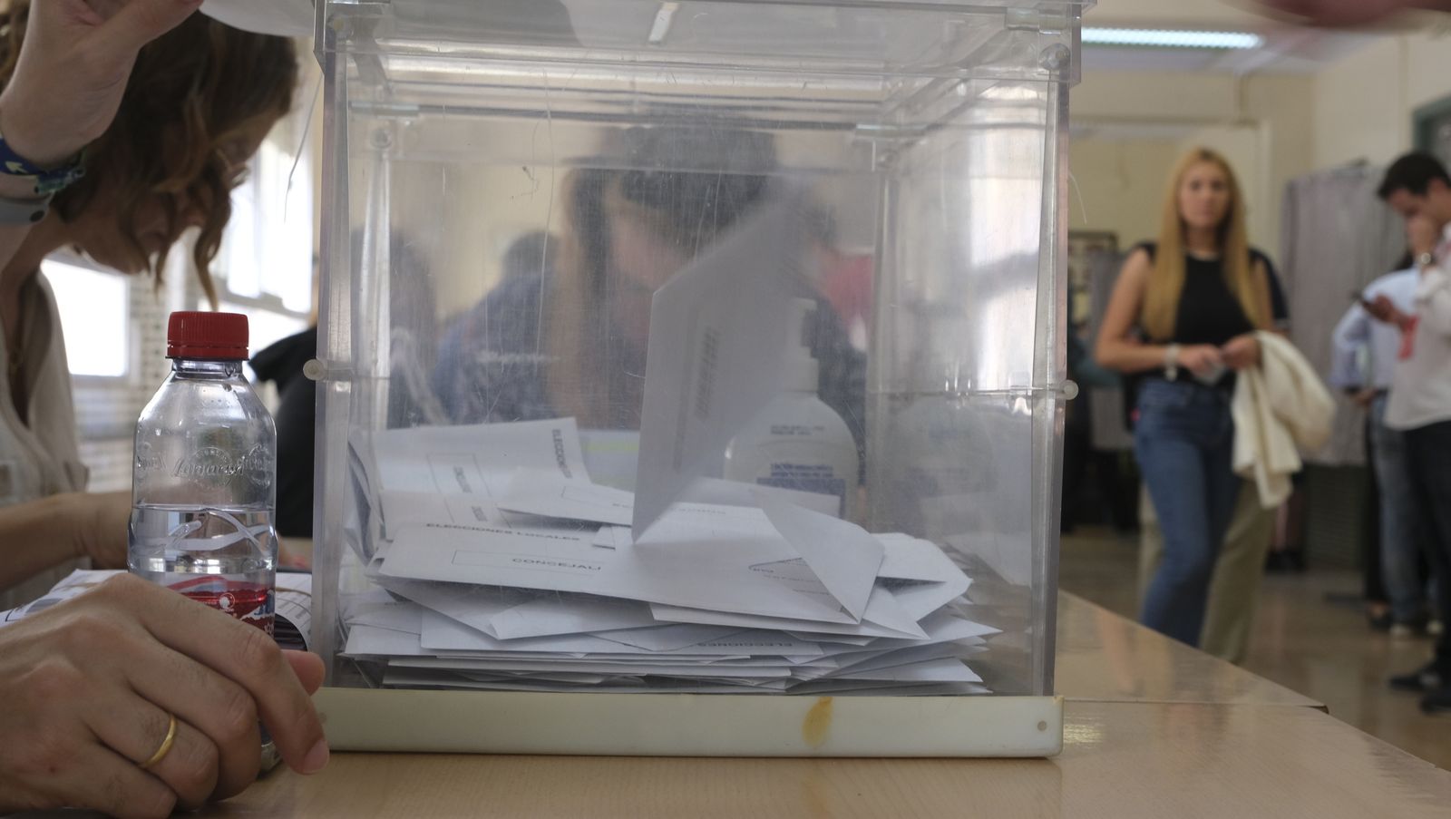 Imágenes de las votaciones en las Elecciones Municipales 2023, en Almería capital
