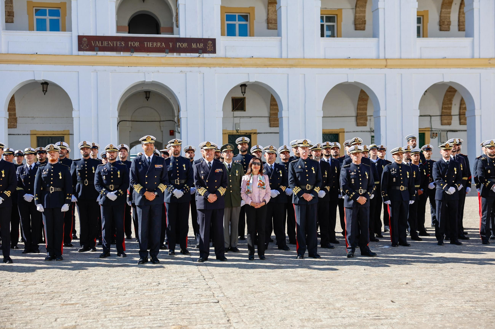 Las condecoraciones a los infantes de marina que participaron en la misión de la DANA, en imágenes