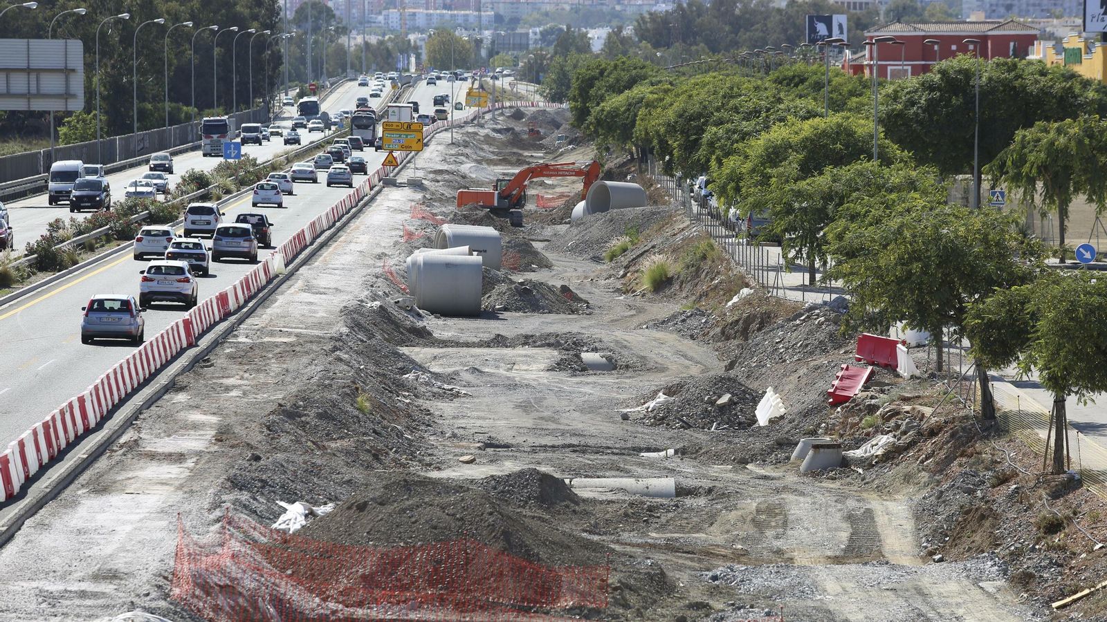 Estado de la obra de desdoblamiento de la MA-20, junto al Plaza Mayor. Estado de la obra de desdoblamiento de la MA-20, junto al Plaza Mayor.