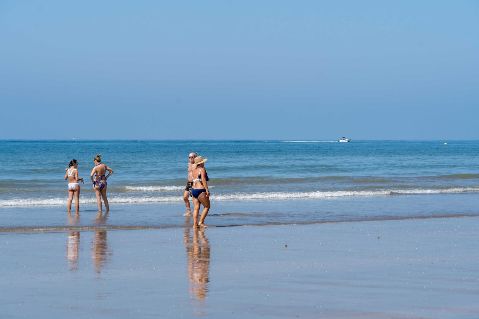 Ambiente de las playas de Punta Umbría la mañana del sábado 9 de agosto