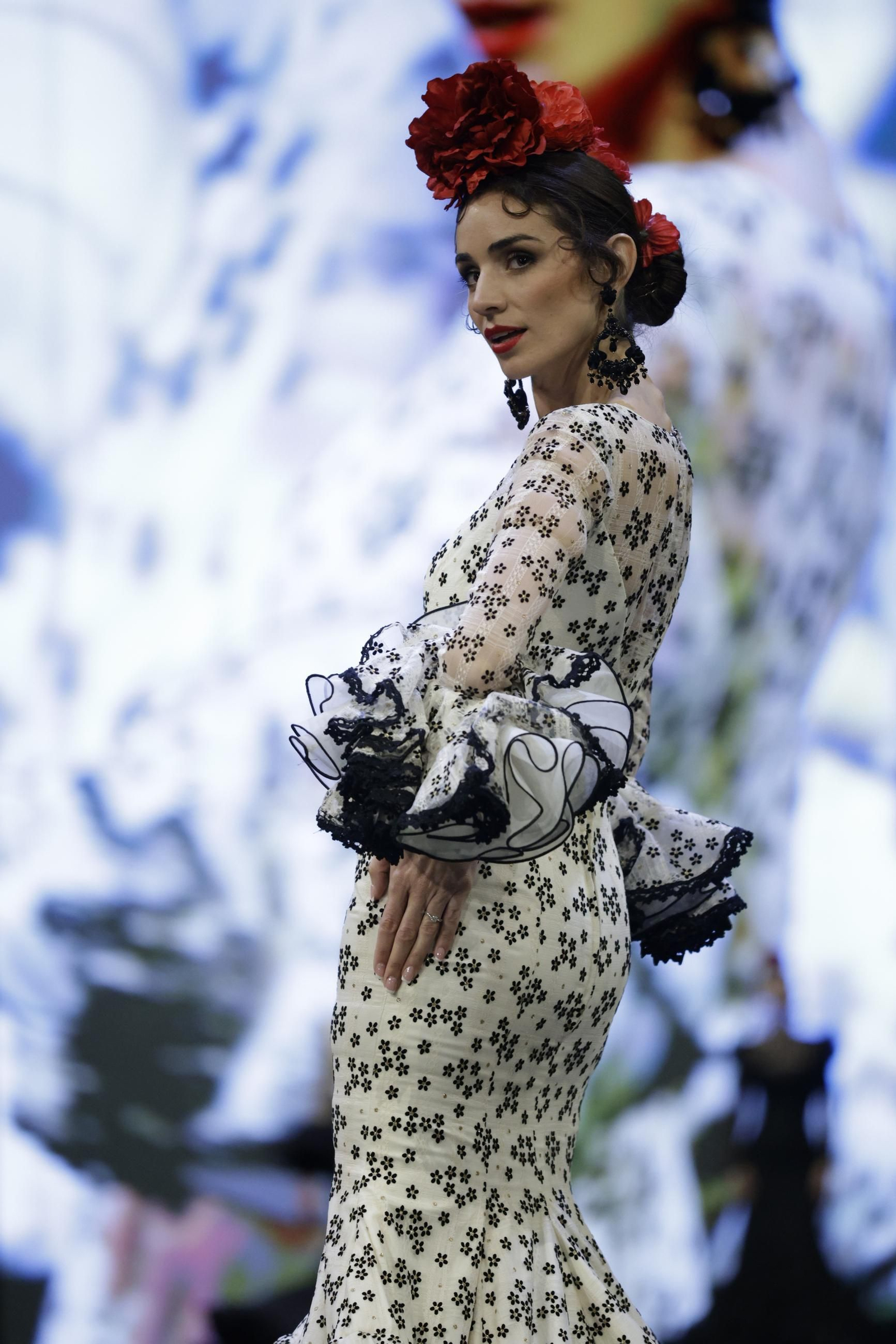 Desfile de Sara de Benítez en SIMOF 2025, todas las fotos