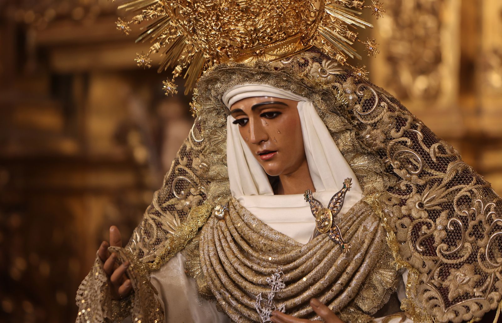 La Esperanza de Triana vuelve al culto tras de su restauración