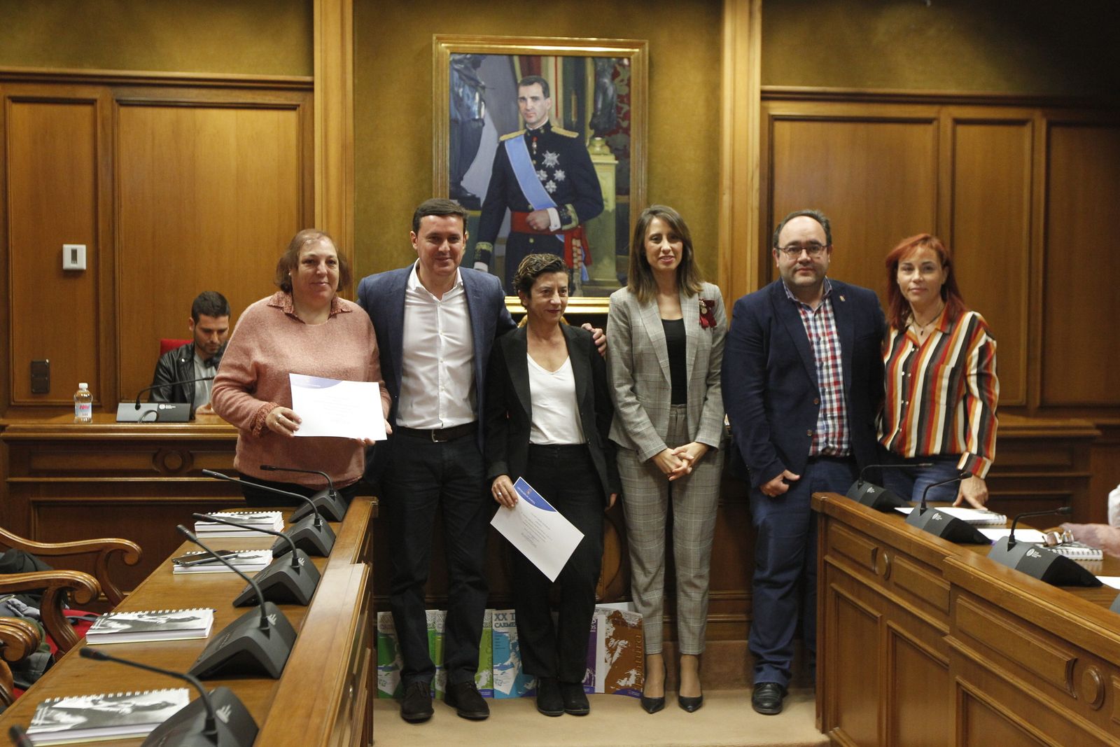 Fotogalería entrega acreditaciones Talleres Carmen de Burgos. Diputación de Almería