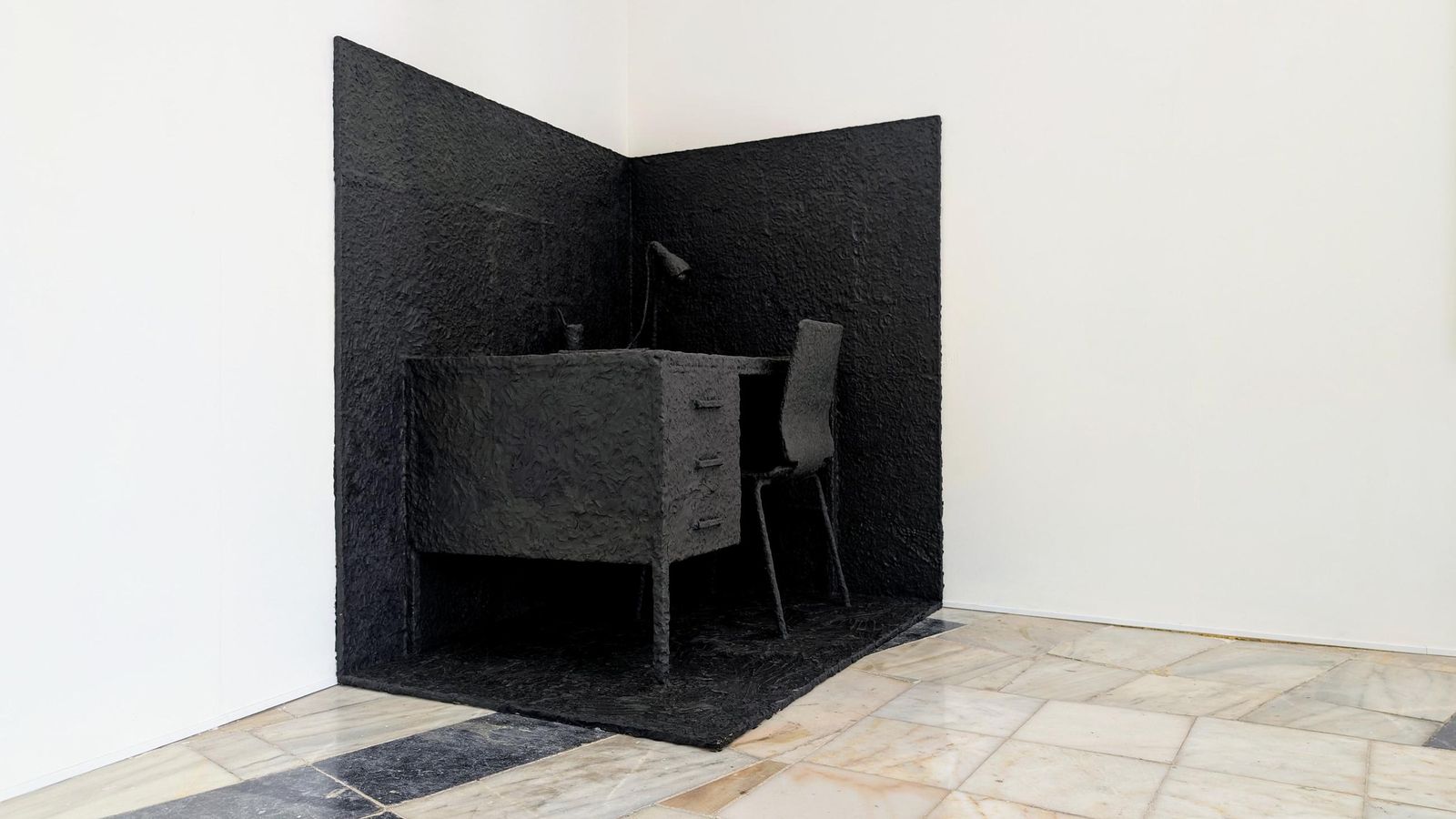 'Escritorio' de Sofía González en la exposición 'Problematic problema'.