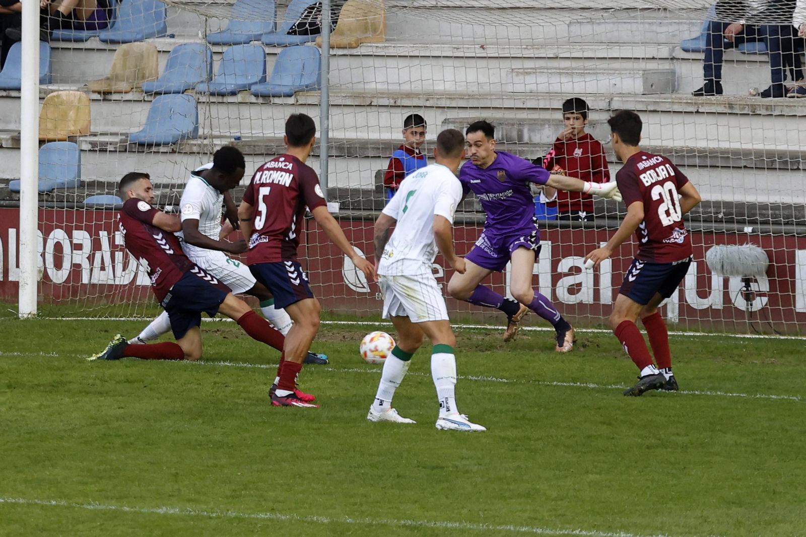 La derrota del Córdoba CF en Pontevedra, en imágenes