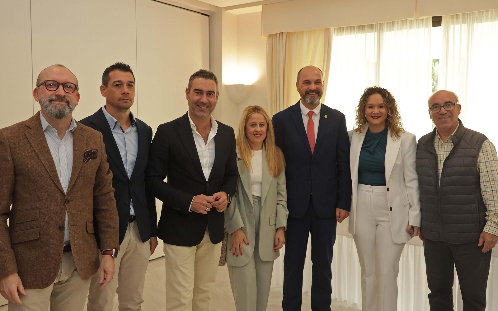 Fotos del Desayuno coloquio Nuevos retos del almacenamiento en la era de la bioenergía en Los Barrios y el Campo de Gibraltar de Europa Sur y Olivia Energy Group