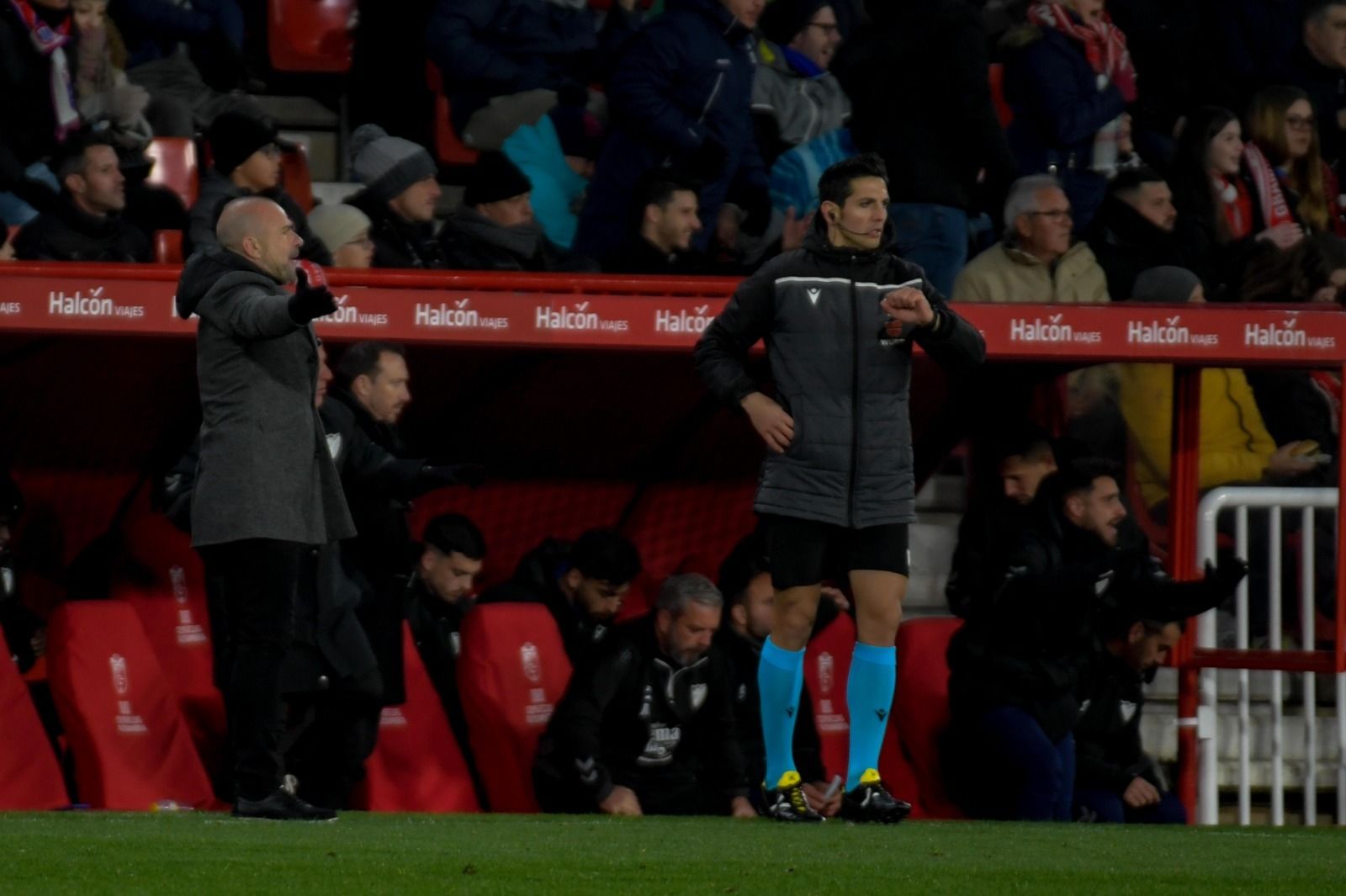 Las imágenes de la caída de la valla en el Granada CF - Málaga CF