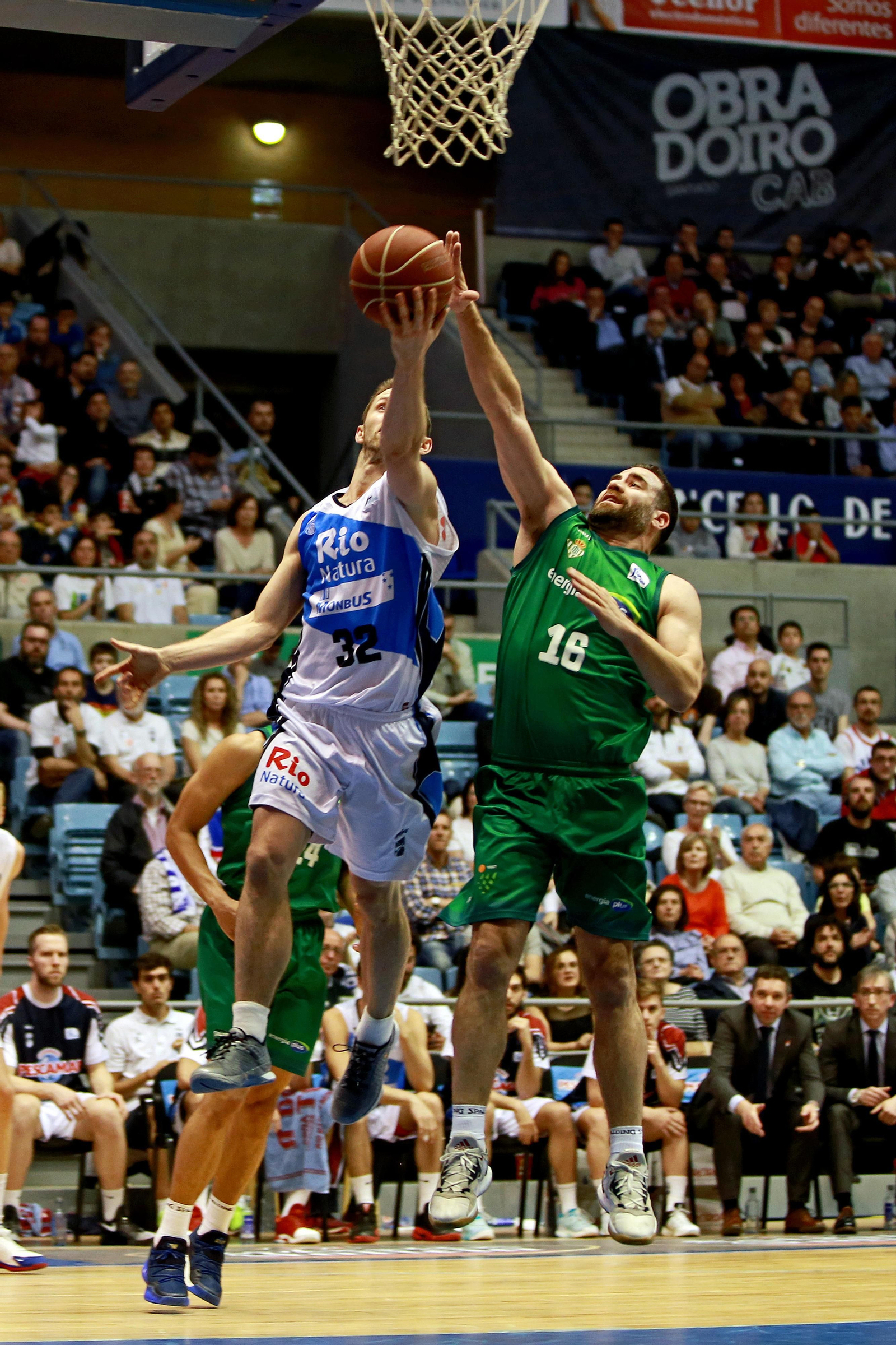 Las imágenes del Obradoiro-Betis E-Plus