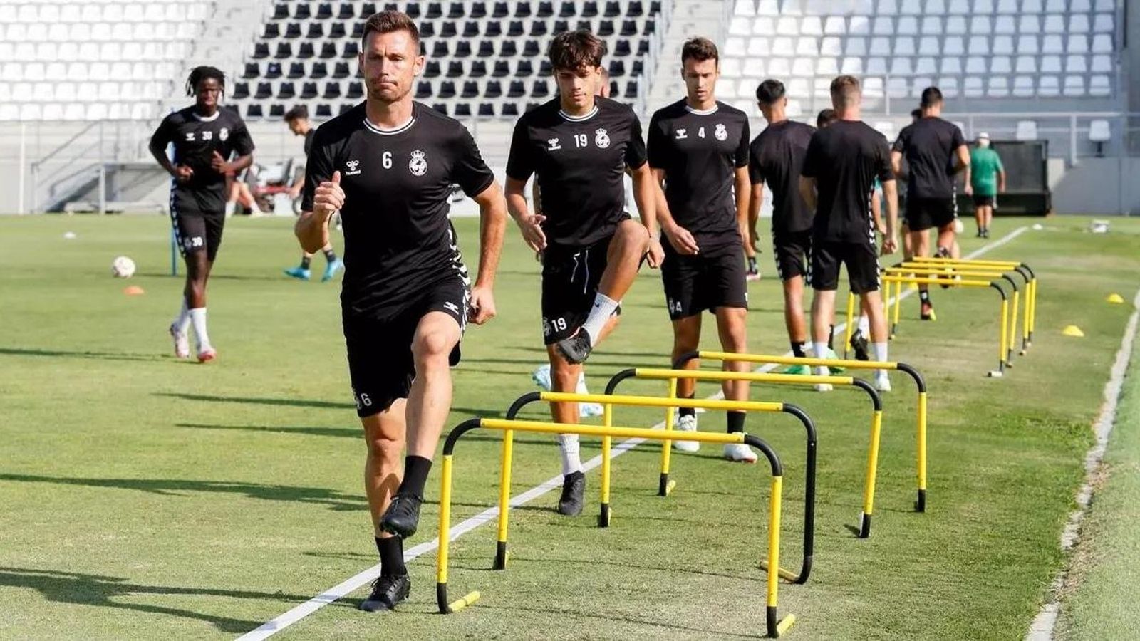 Alberto Martín es uno de los jugadores con los que no puede contar Javi Moreno.